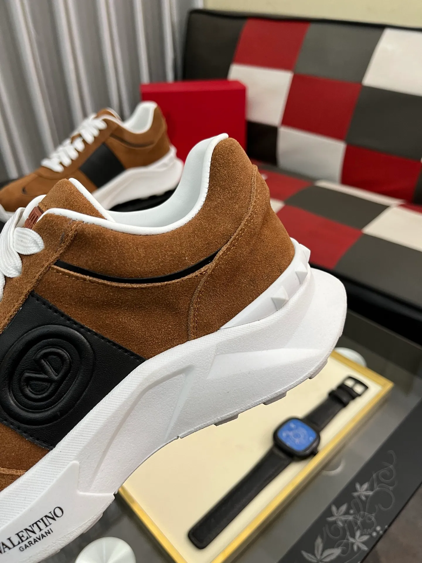 Men's shoes 💰480⌚️⌚️ VALENTINO Valentino's 2024 ss spring and summer new hot casual sports shoes, imported elastic fabric upper ➕The heel is Warren's exclusive rivet shape. The whole is very representative, the combined outsole is really easy to wear and very comfortable on the foot ~ Comes with **4 cm, classic, comfortable and versatile! Size: 38-442️⃣Colors available